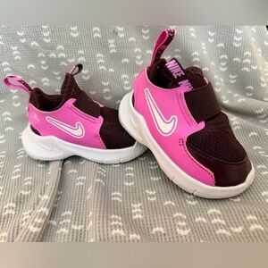 Nike Flex Runner 2 TD Pink and Burgundy Size 4C